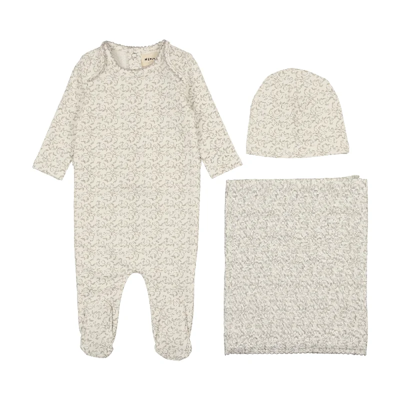 set footie fruit print with hat and blanket - winter white/oatmeal