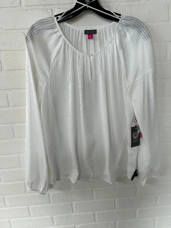 Top Long Sleeve By Vince Camuto In White, Size: M