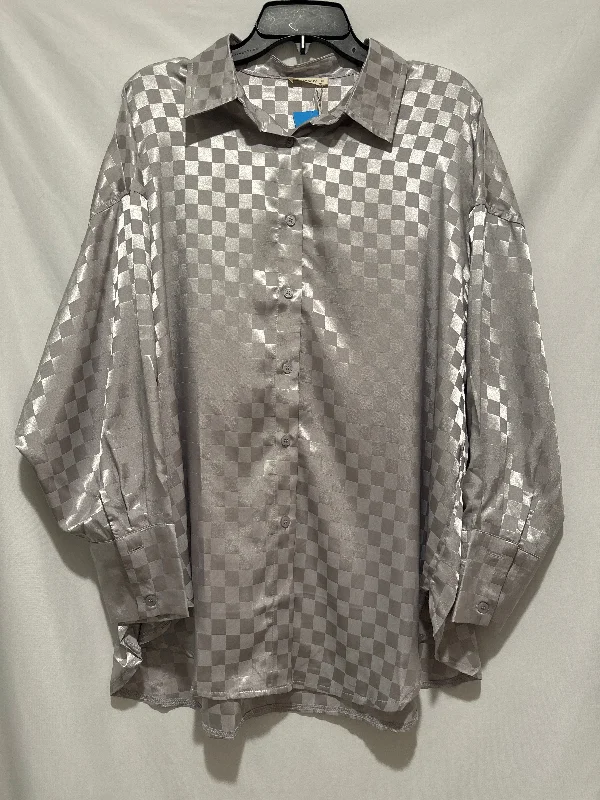 Top Long Sleeve By Clothes Mentor In Grey, Size: 1x